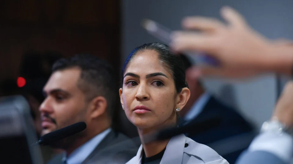 CPMI 8/1 ouve Cabo da PM no lugar da ex-subsecretária de Inteligência da Segurança