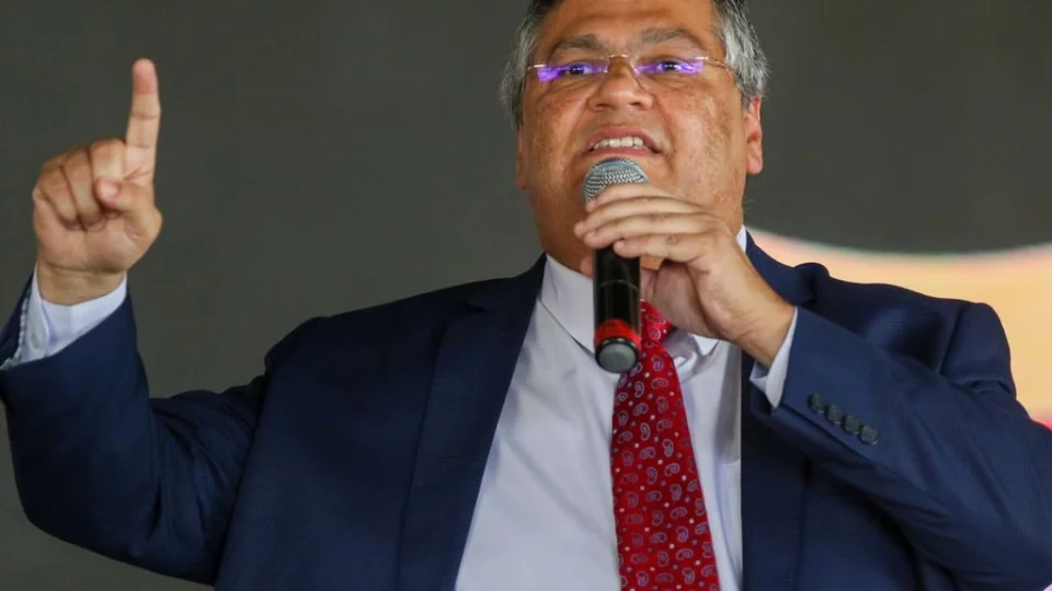 ‘Crimes graves ocorreram’ diz Flávio Dino sobre delação premiada de Cid
