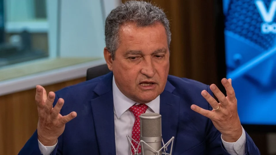 ‘País vai voltar a ter controle de armas’, diz Rui Costa