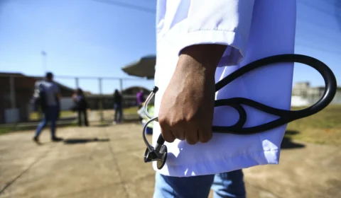 Proporção de médicos no Brasil é semelhante a de países ricos? Veja cálculo