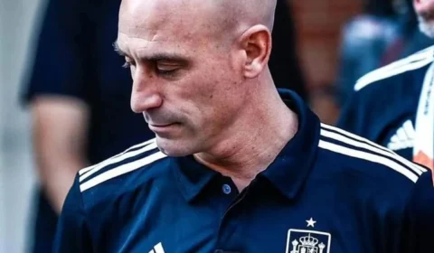 Rubiales pode encarar investigação na Austrália após beijar jogadora