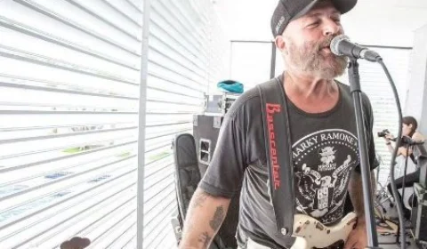 Baixista do Ultraje a Rigor passa por cirurgia após ser baleado na cabeça no RJ