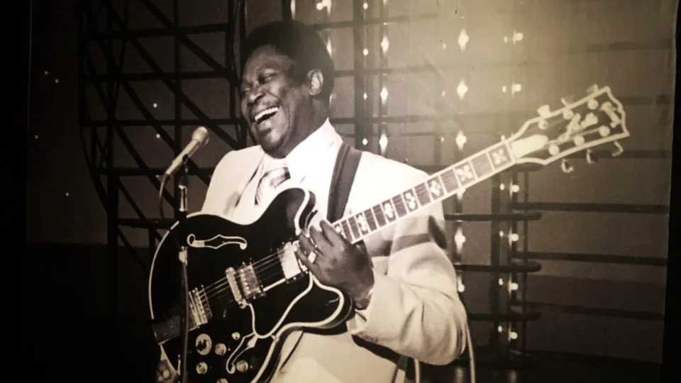 Exposição de B.B. King em São Paulo traz guitarras e itens do artista