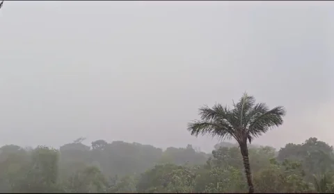 Chuva em Manaus provoca 5 ocorrências em bairros das zonas Norte e Leste