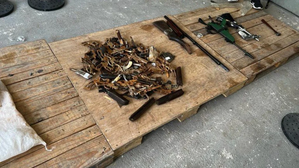 PF e Exército destroem em Roraima 63 armas e 573 munições apreendidas