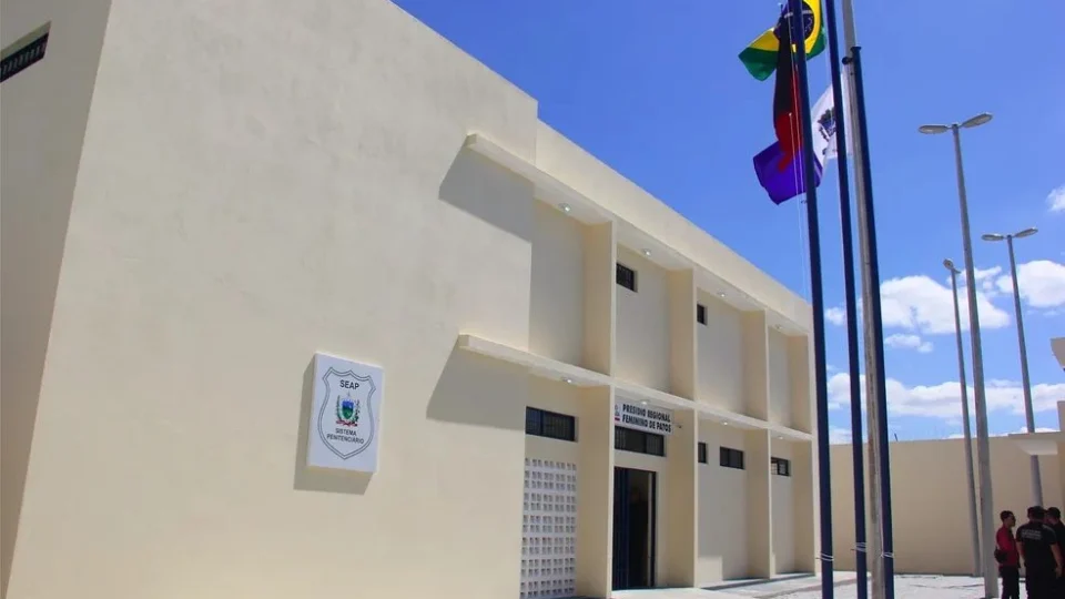 Detenta é investigada por produzir conteúdo +18 dentro de prisão na Paraíba