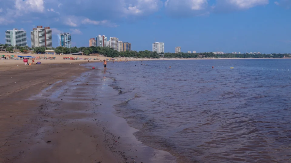 Manaus decreta situação de emergência devido vazante do Rio Negro