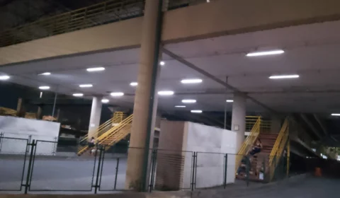 Após furto de fios, terminal de ônibus passa por reparos em Manaus