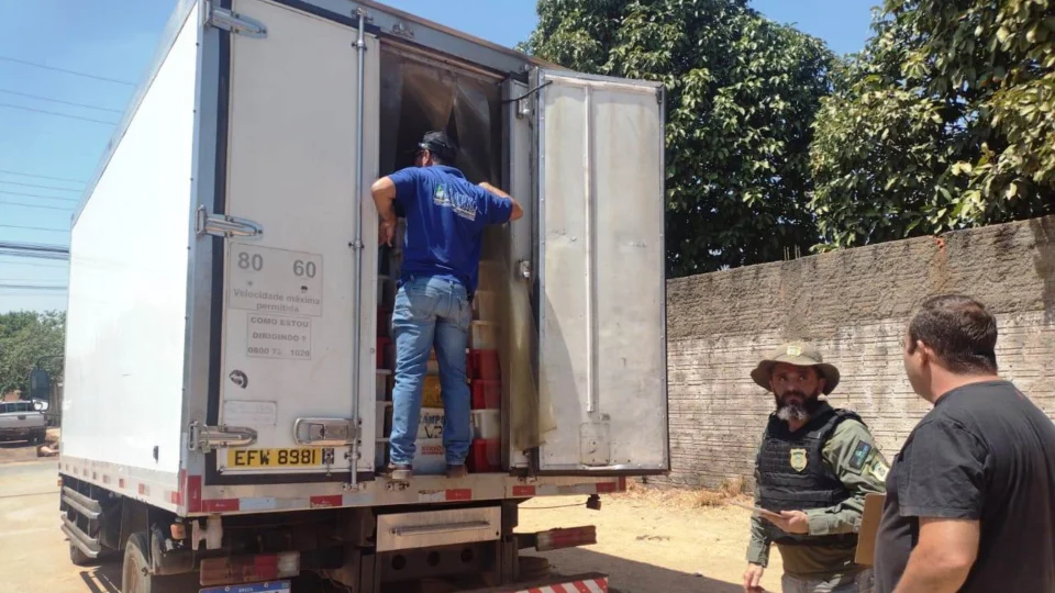 Caminhão com 3,5 mil kg de pescado ilegal é apreendido no Tocantins