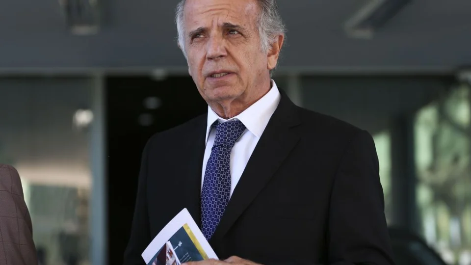 Ministro da Defesa torna mais rigorosa punição para militares que fazem uso de drogas