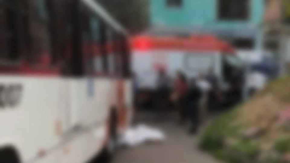 Motociclista é esmagado por ônibus na Zona Leste de Manaus