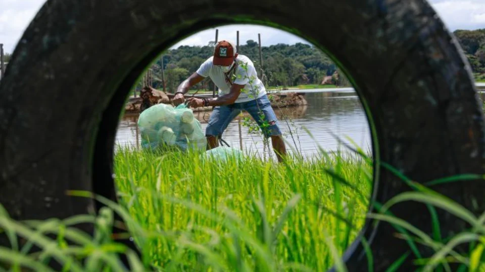 Campanha mundial de limpeza de rios alcança território indígena no Acre