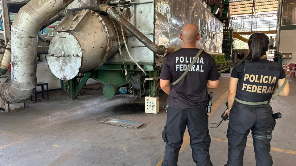 Polícia Federal incinera 2,2 toneladas de drogas no Amazonas