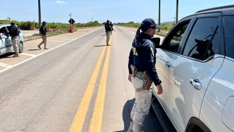 PRF prende três pessoas por dirigirem bêbadas na BR-174 em Roraima