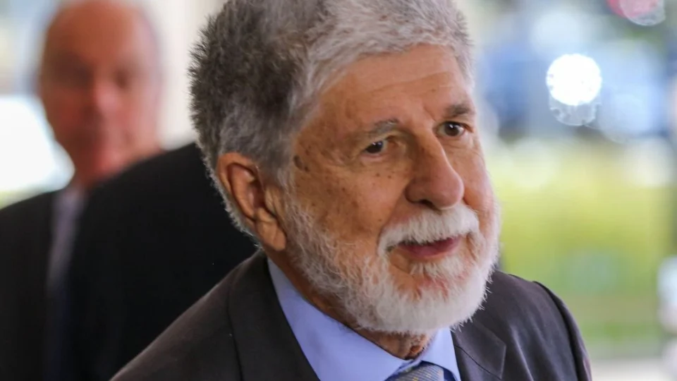 Embaixador Celso Amorim afirma que a guerra entre Israel e Hamas pode se espalhar