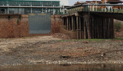 Seca histórica: Rio Negro desce mais 11 cm e registra nível em 13,38 m