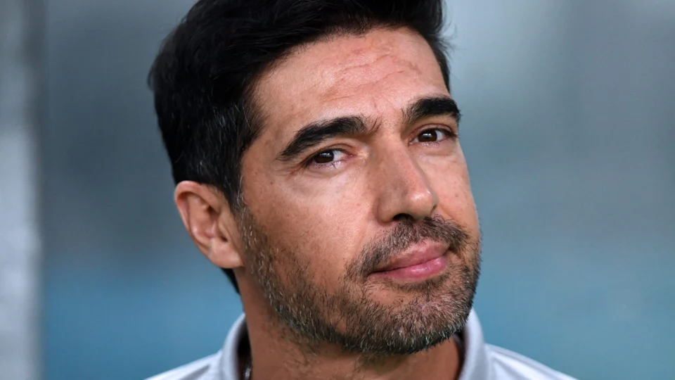 Palmeiras decide não recorrer de gancho e Abel desfalca time em dois jogos
