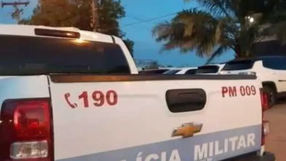 PM prende homem, durante ação de distribuição de peixe em Roraima