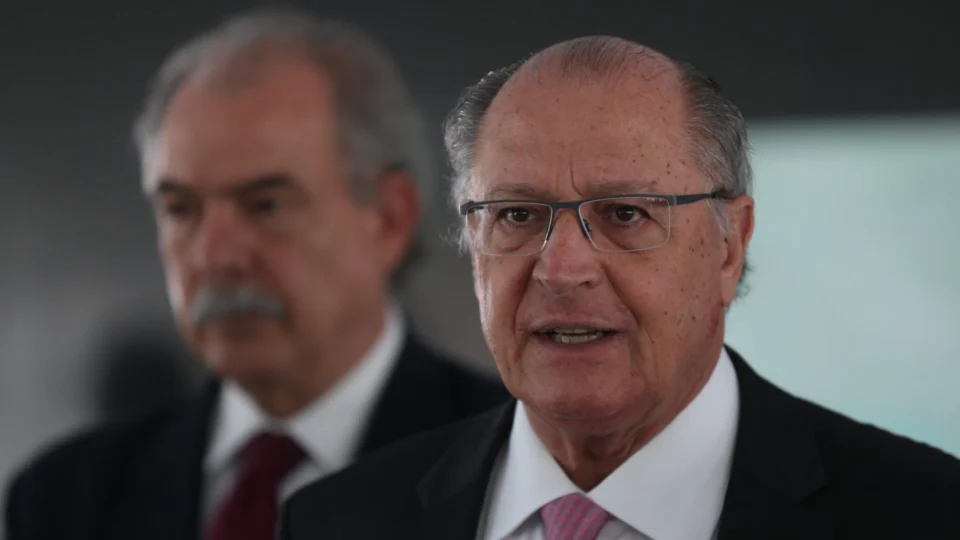 Alckmin e Mercadante liberam R$ 200 milhões para investimento em descarbonização