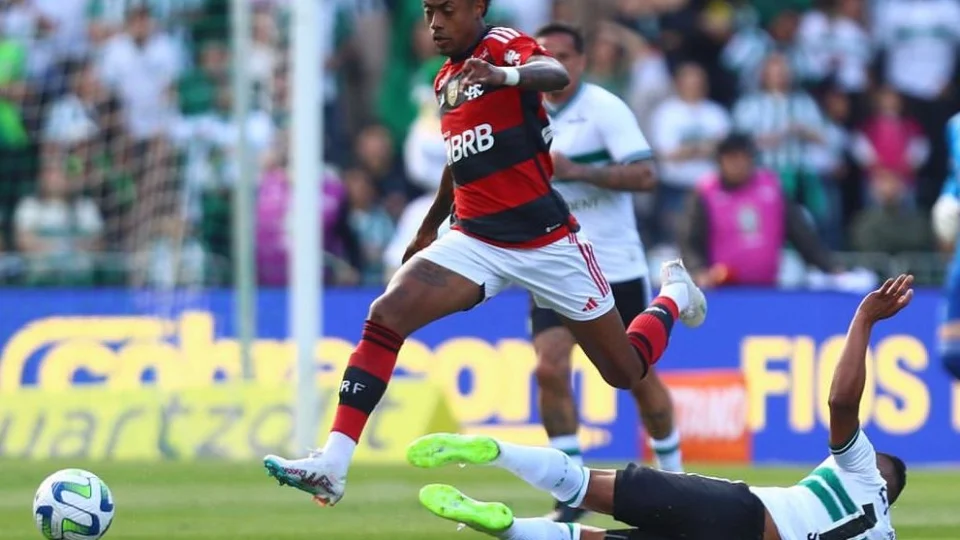 Staff de Bruno Henrique e Flamengo se reúnem para tratar renovação