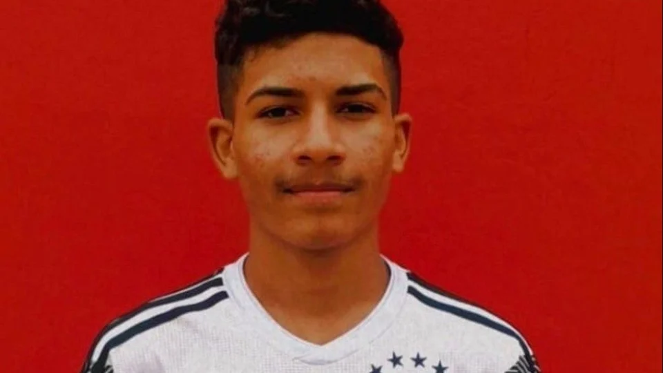 Jovem de 19 anos desaparece em cachoeira no interior do Acre