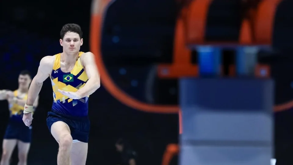 Diogo Soares brilha com 10º lugar no individual do Mundial de Ginástica