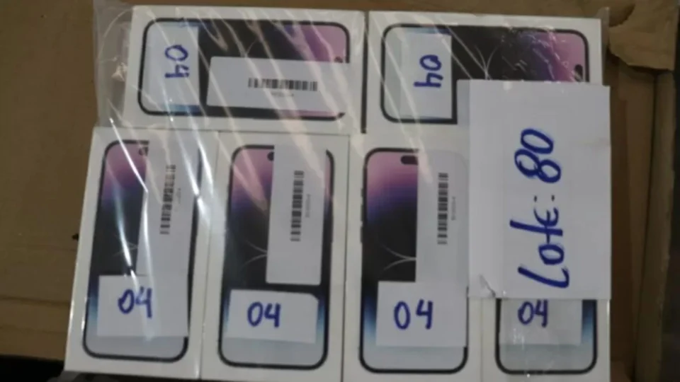 RF realiza leilão online de 2.800 celulares da Apple e Xiaomi em SP