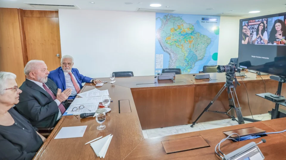 Lula faz videochamada com famílias de reféns e desaparecidos da guerra em Israel