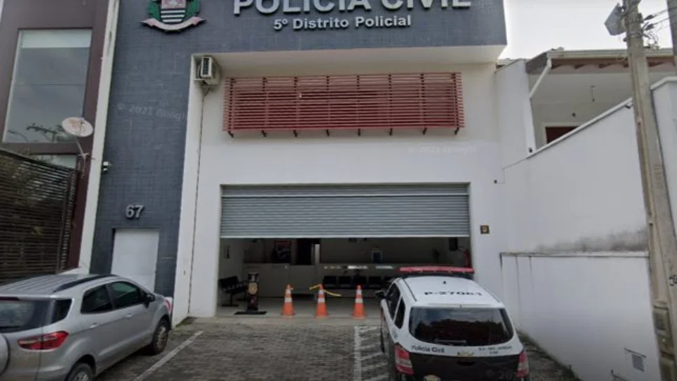 Quadrilha rouba carga de aço e faz motorista refém em rodovia de Sorocaba-SP