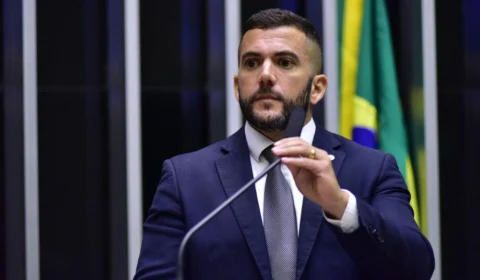 Deputado que iria demitir assessor, após confusão no Senado, recua