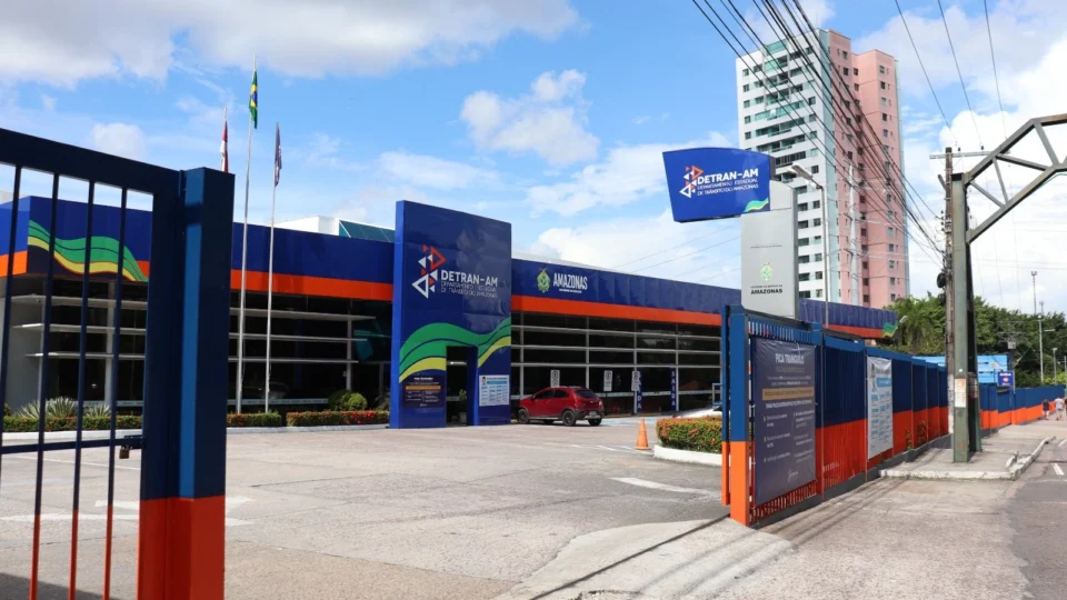 Saiba como fica o funcionamento dos órgãos públicos durante feriado no AM 