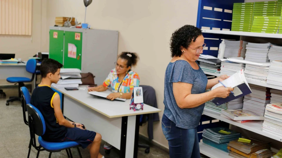 Amazonas começa seleção para 604 novos diretores escolares