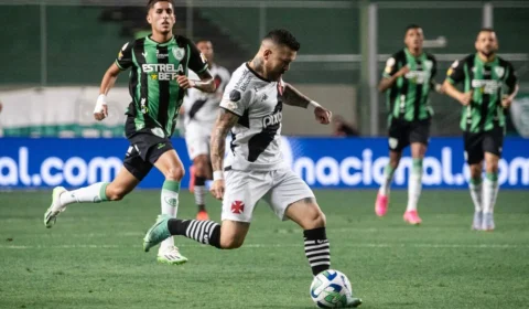 ‘Em casa’, Rossi deixa claro que só sairá do Vasco se o clube quiser