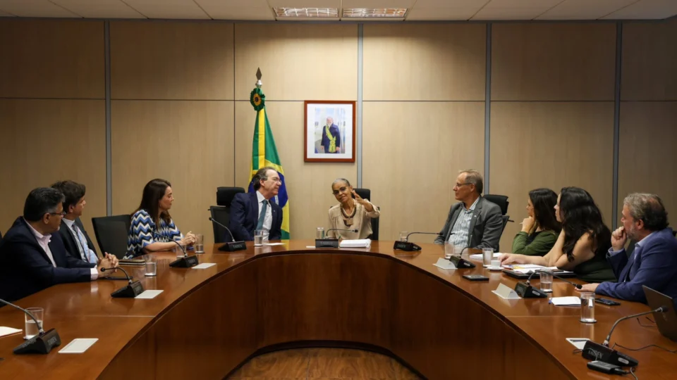 Ministério do Meio Ambiente e Sebrae debatem parceria em projetos de bioeconomia