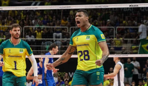 Brasil vence Itália no vôlei e carimba ida às Olimpíadas de Paris