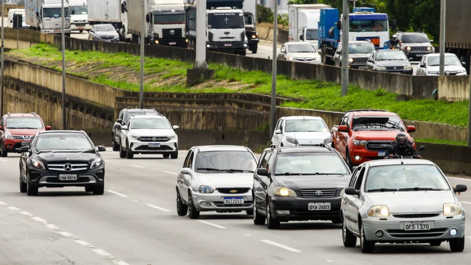 Fenabrave eleva de 0% para 5,6% expectativa para vendas de veículos em 2023