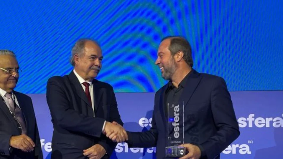 Brasil reforça parceria para promover reindustrialização do país