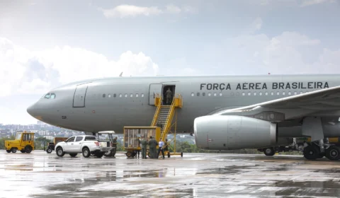Voo da FAB finalmente decola do RJ para resgatar brasileiros em Gaza