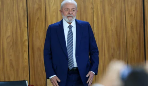 Em busca da paz, Lula diz que continua negociando com líderes mundiais  