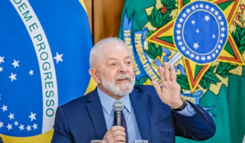 Lula diz que ‘dificilmente’ cumprirá meta fiscal; ‘Não quero fazer cortes’
