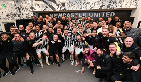 Newcastle goleia PSG e conquista liderança da Champions League