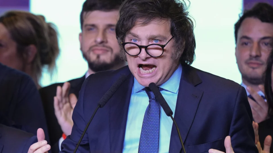 Governo brasileiro apoia empréstimo do CAF à Argentina, com Milei