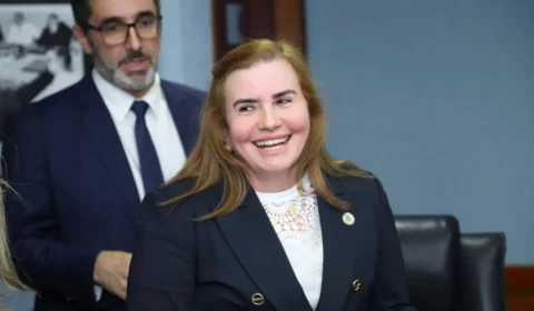 Primeira mulher no cargo, Yara Lins assume novamente presidência do TCE-AM