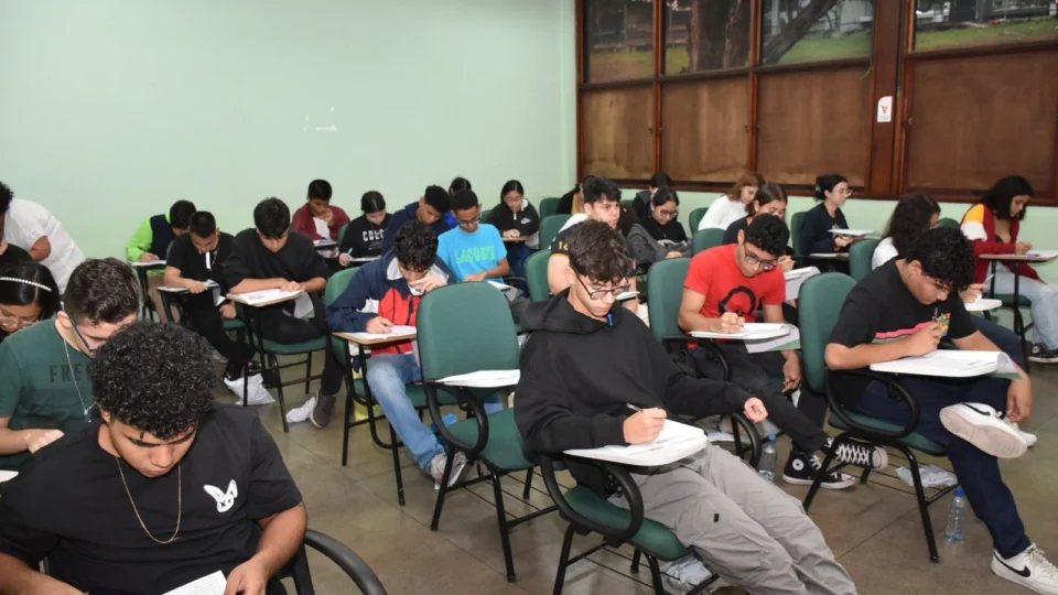 UEA: provas do SIS têm 2.780 abstenções neste domingo (22) no AM