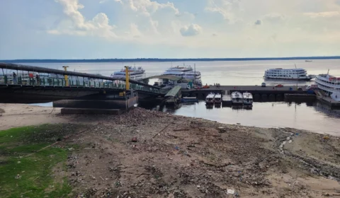 Seca histórica: Rio Negro desce mais 10 cm e registra nível em 12,89 m no AM