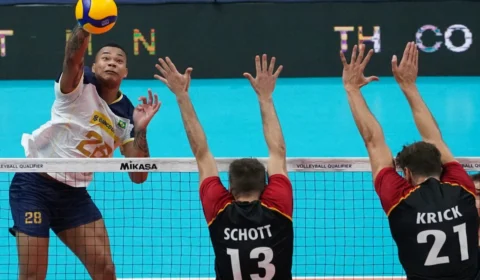 Seleção brasileira sofre primeiro revés no Pré-Olímpico de vôlei masculino