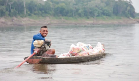 Seca no AM: famílias isoladas recebem ajuda humanitária em Parintins