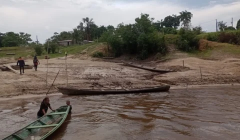 Rio Solimões registra 3,81 metros e tem seca histórica no Amazonas