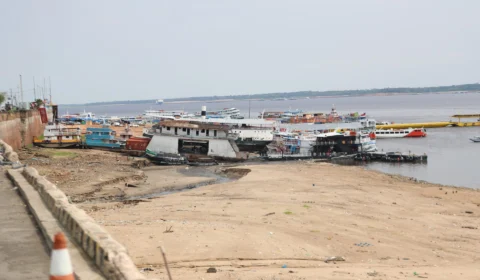 Seca histórica: Rio Negro desce mais 9 cm e registra nível em 13,29 m no AM
