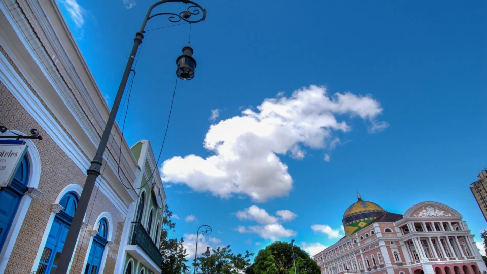 Confira horário do comércio no feriado do aniversário de Manaus